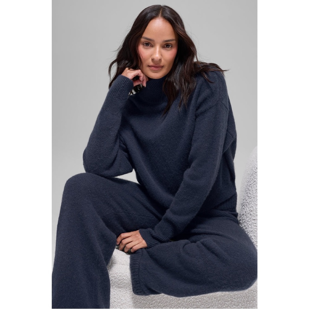 NWT ALO Cashmere New Class Turtleneck Sweater #1 of 2 Set